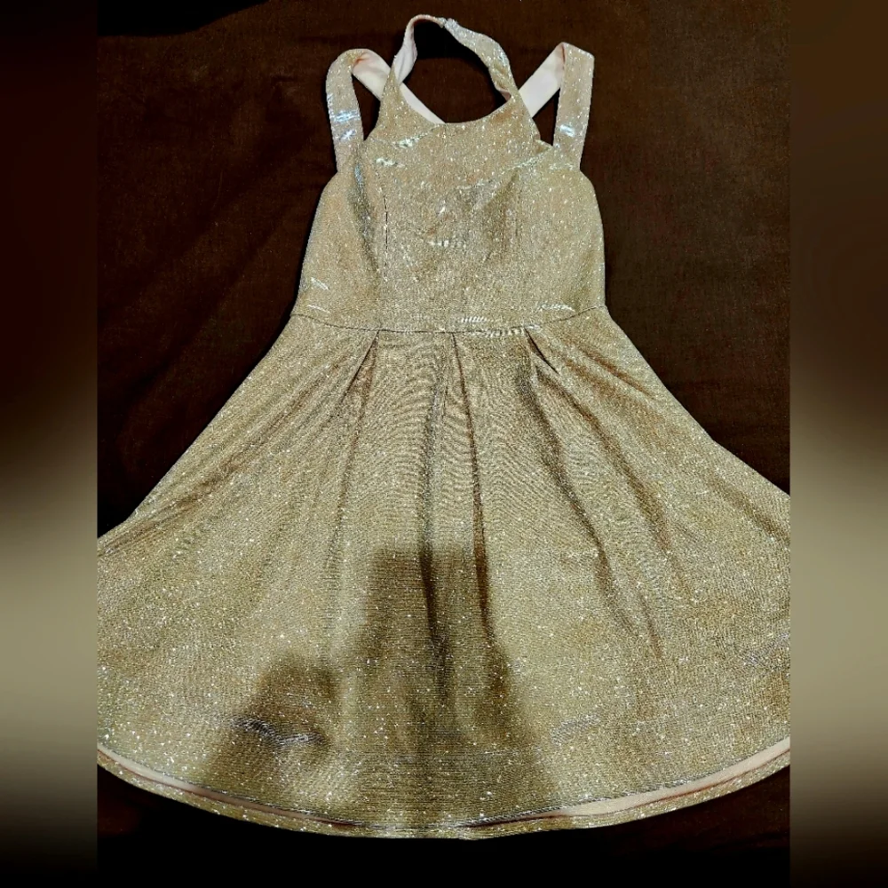 Gorgeous gold dress - Picture 1 of 2